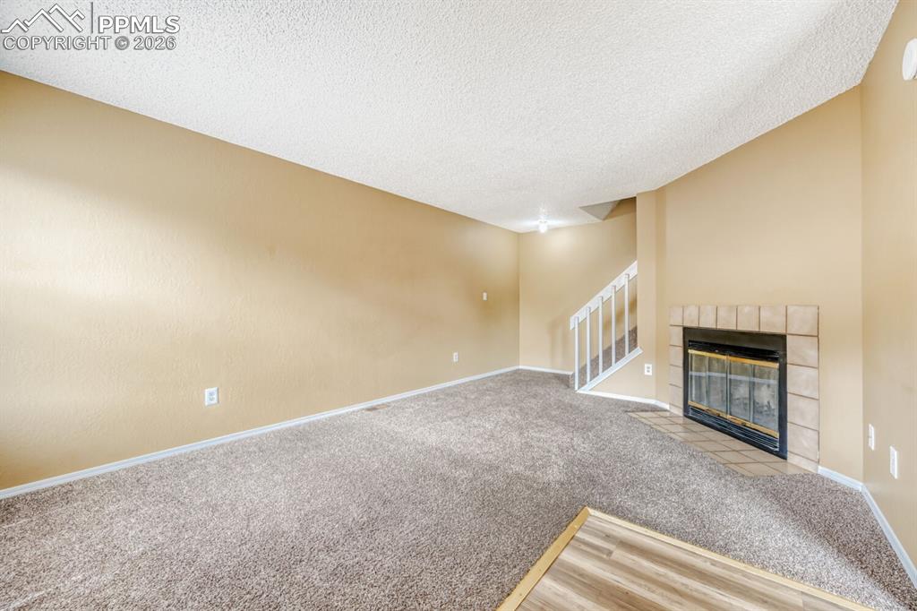 Image 3 of 28: Living Room