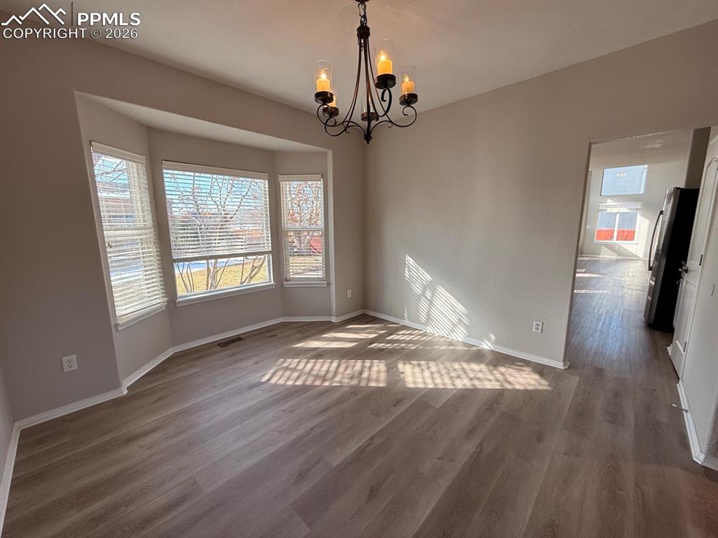 Image 11 of 49: Dining Area