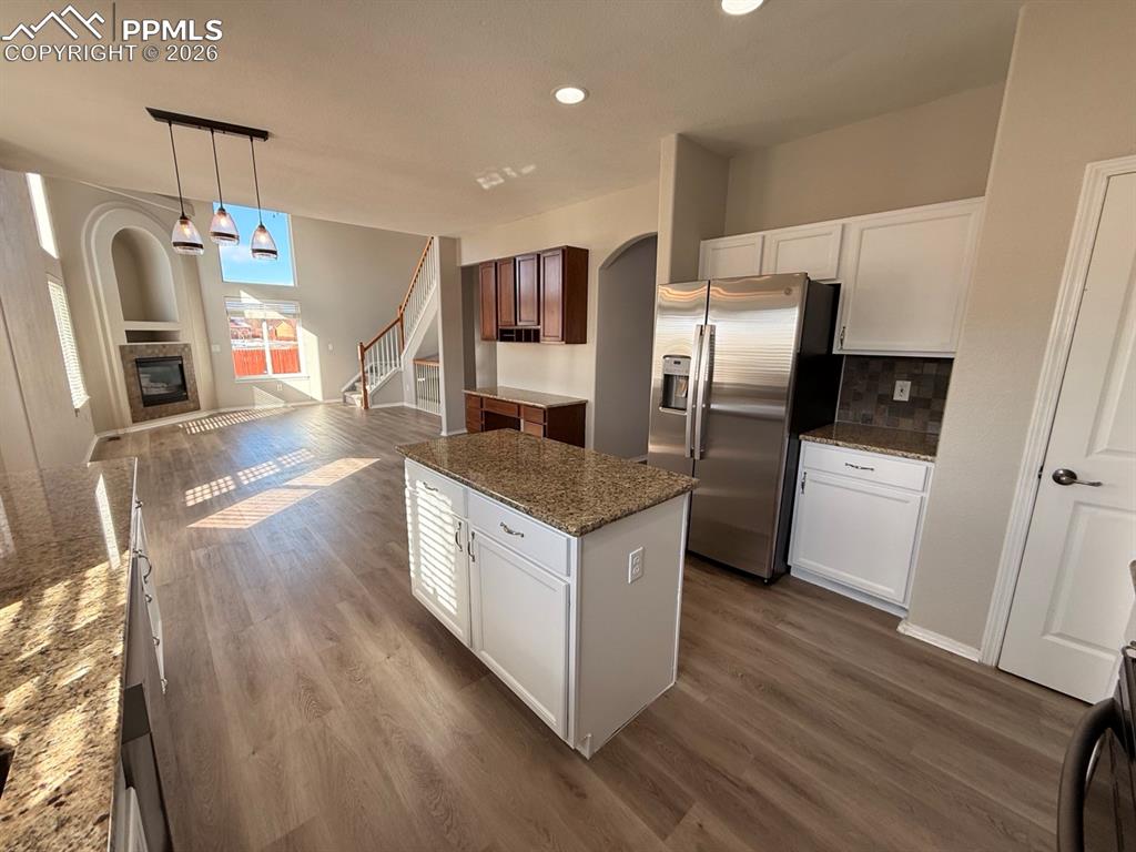 Image 14 of 49: Kitchen