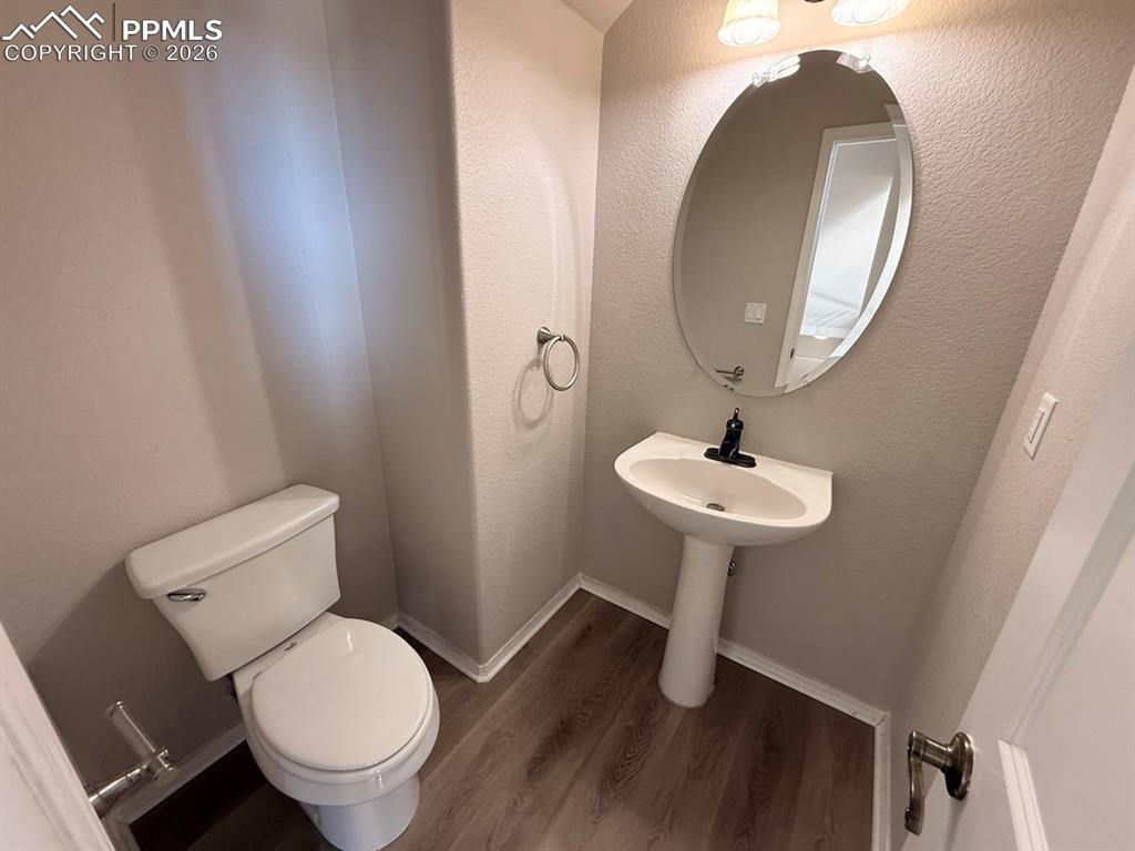 Image 17 of 49: Bathroom