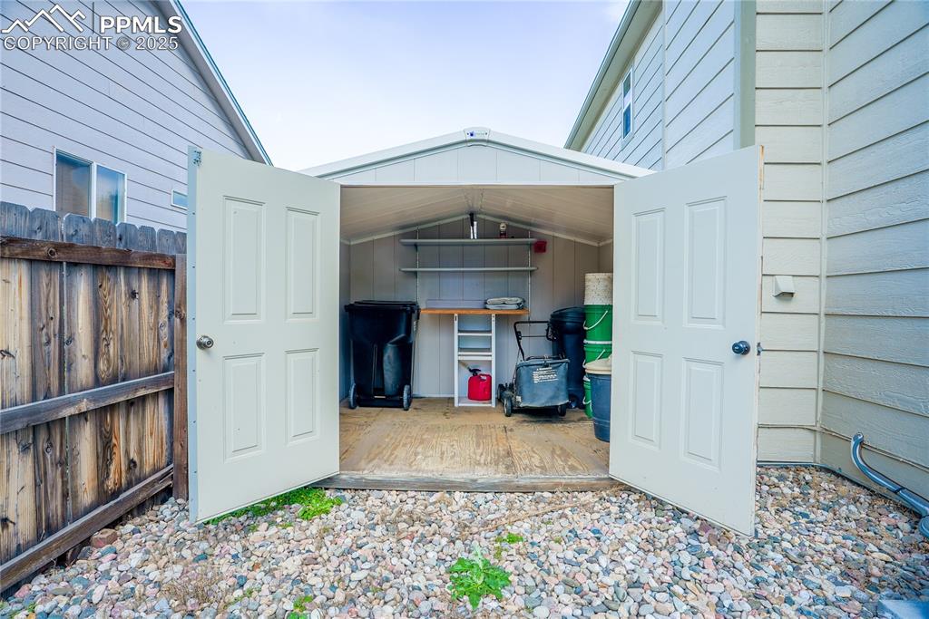 Image 35 of 37: View of outbuilding