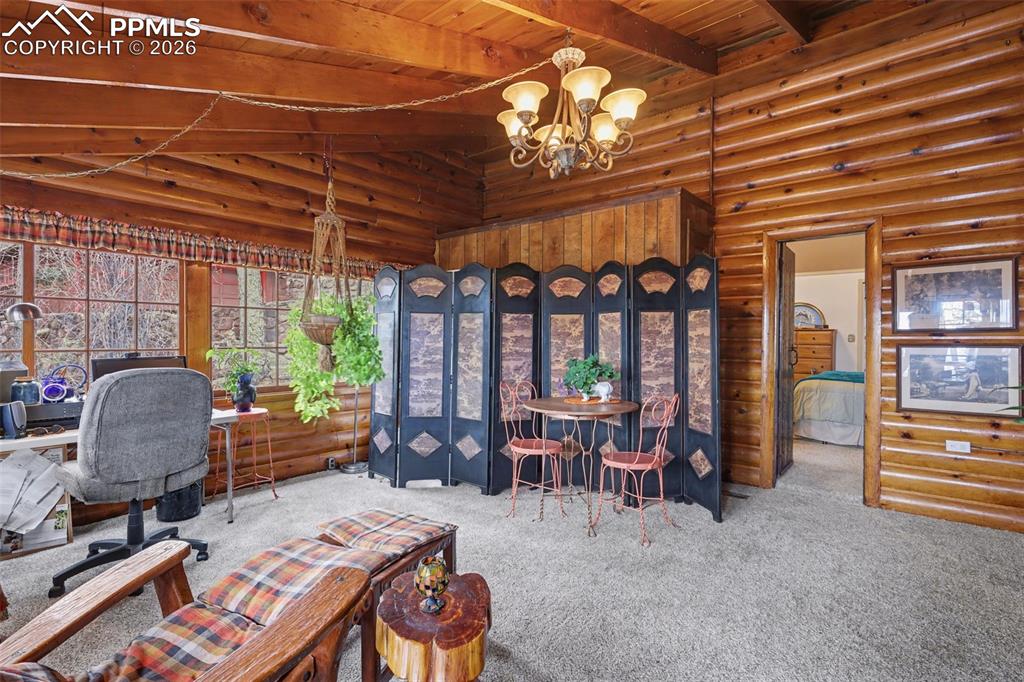 Image 17 of 45: Office