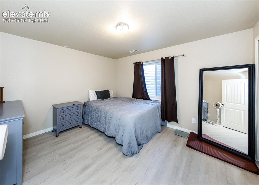 Image 42 of 49: Bedroom
