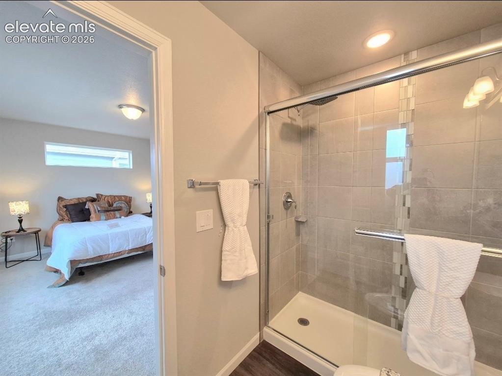Image 14 of 35: Bathroom