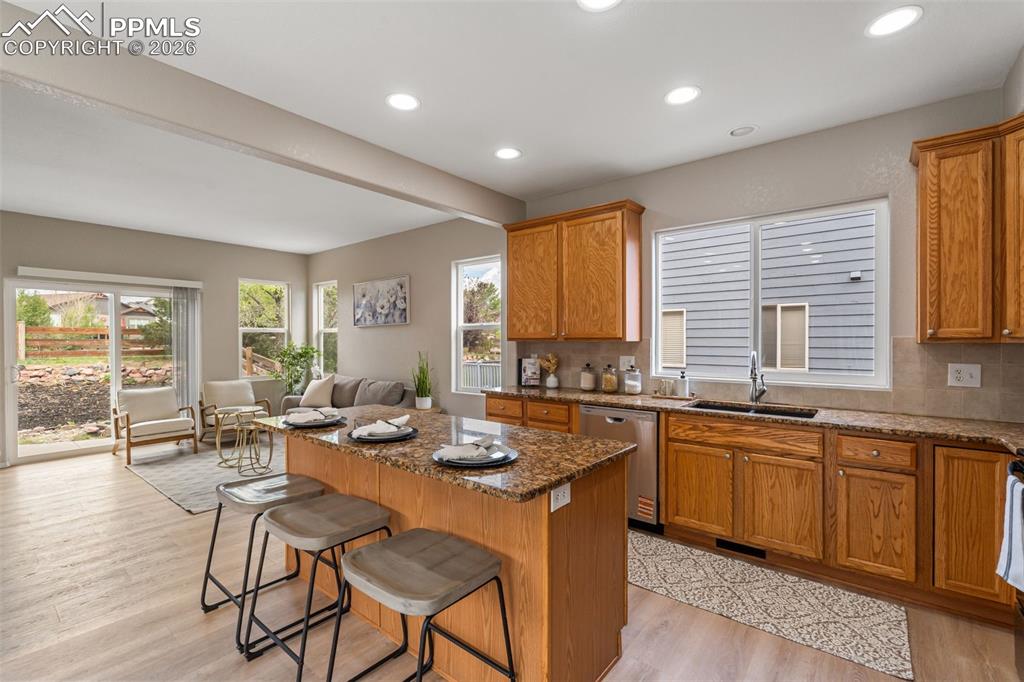 Image 14 of 49: Kitchen