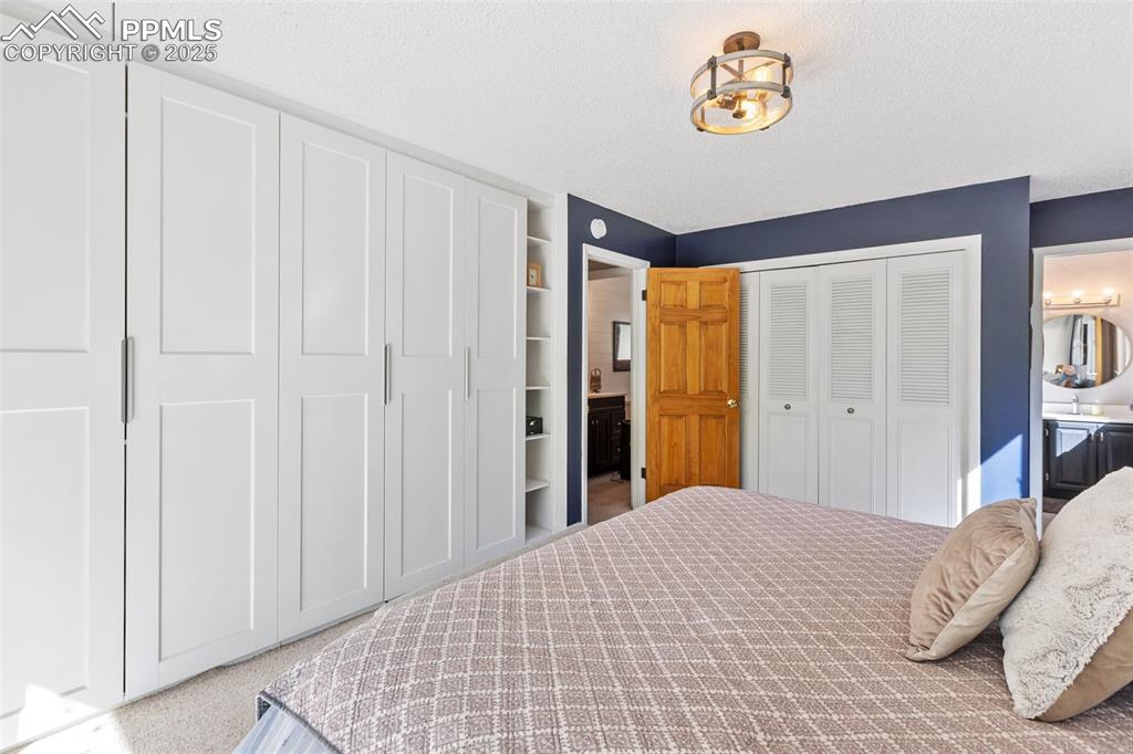 Image 24 of 50: Bedroom