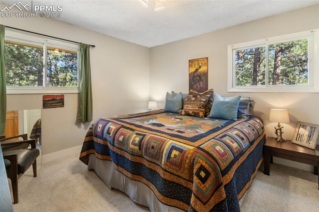 Image 27 of 50: Bedroom