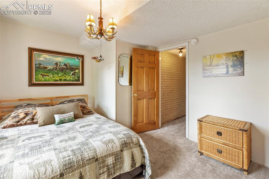 Image 38 of 50: Bedroom