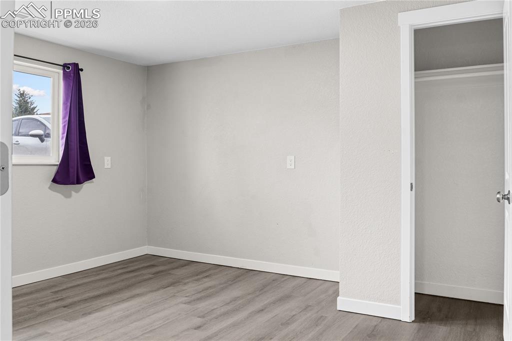 Image 24 of 45: Bedroom