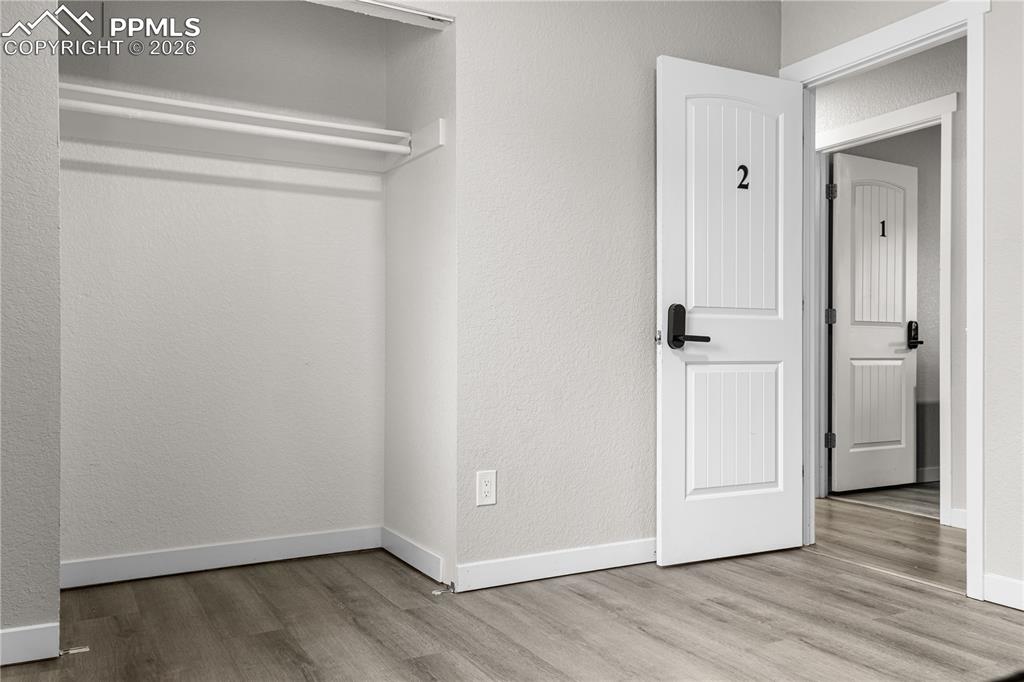 Image 27 of 45: Bedroom