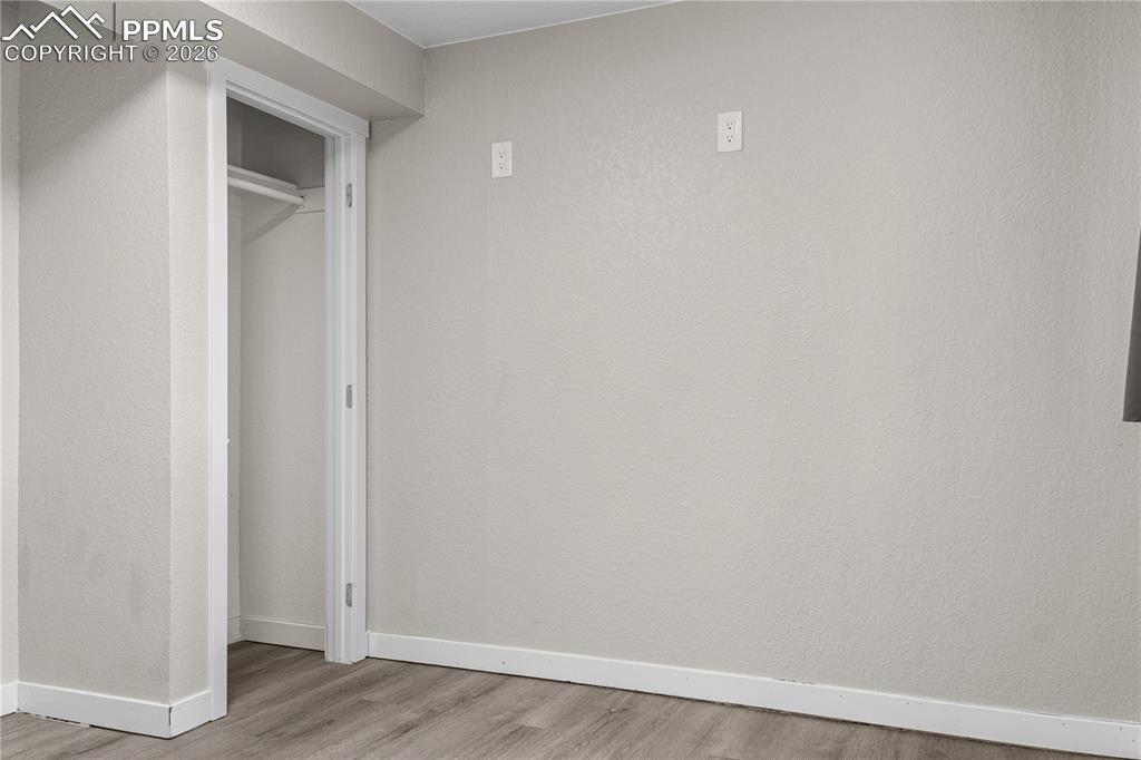 Image 29 of 45: Bedroom