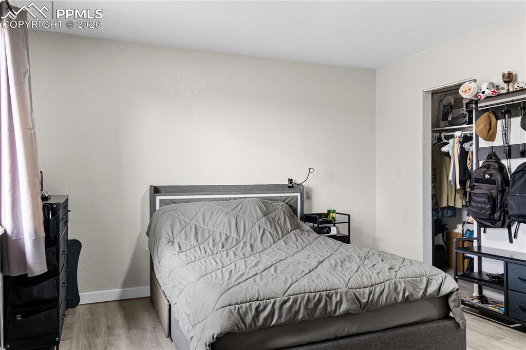 Image 39 of 45: Bedroom