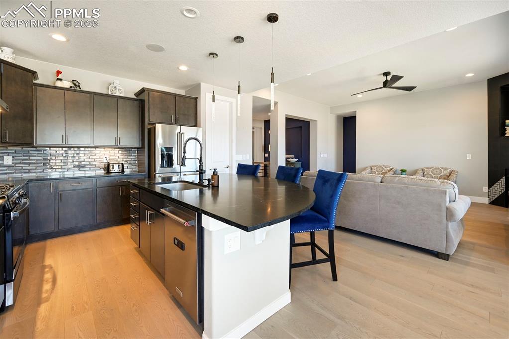 Image 11 of 46: Kitchen