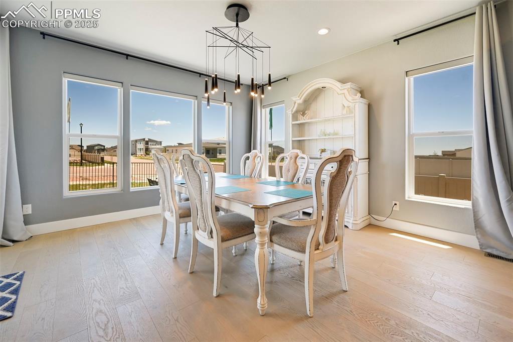 Image 12 of 46: Dining Area