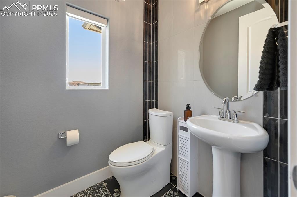 Image 13 of 46: Bathroom