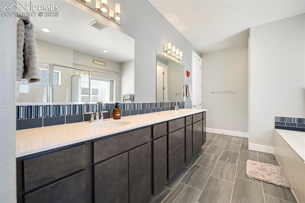 Image 22 of 46: Master Bathroom