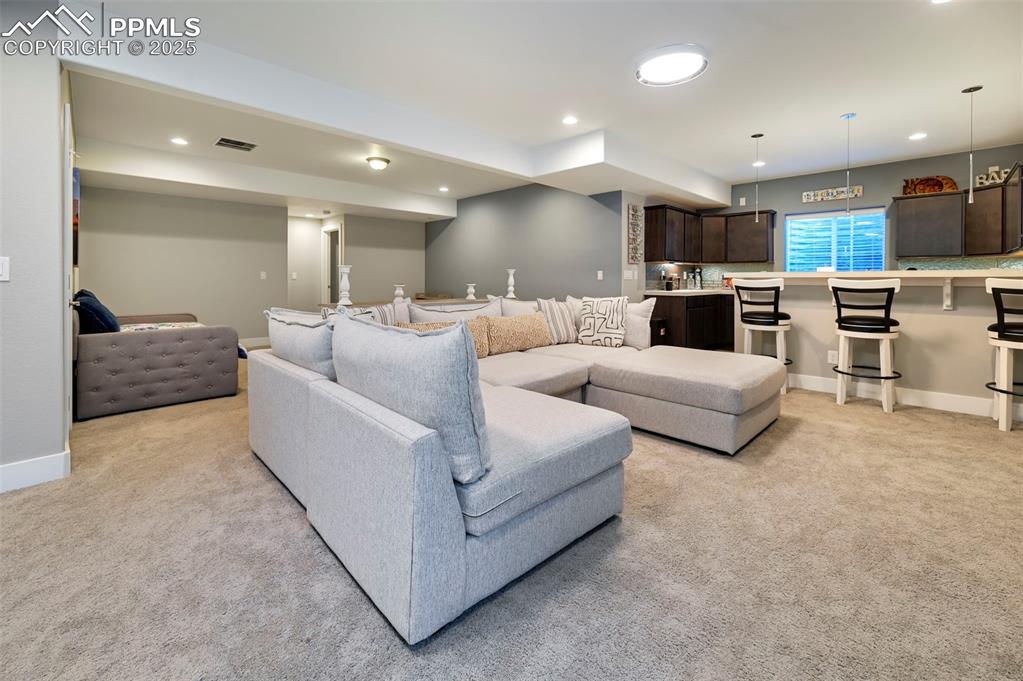 Image 26 of 46: Family Room