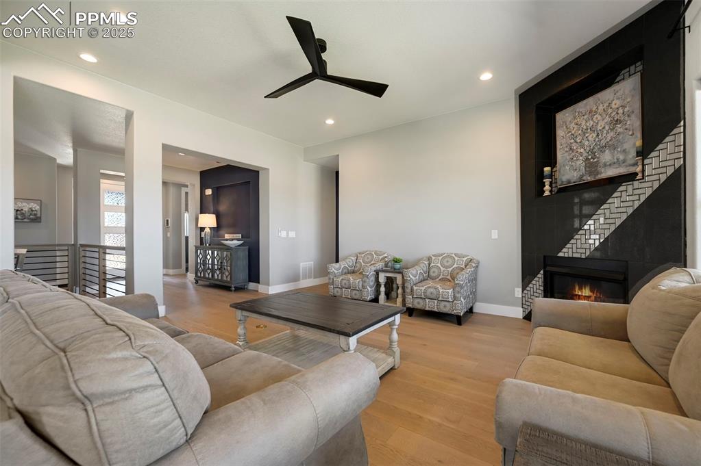 Image 7 of 46: Living Room