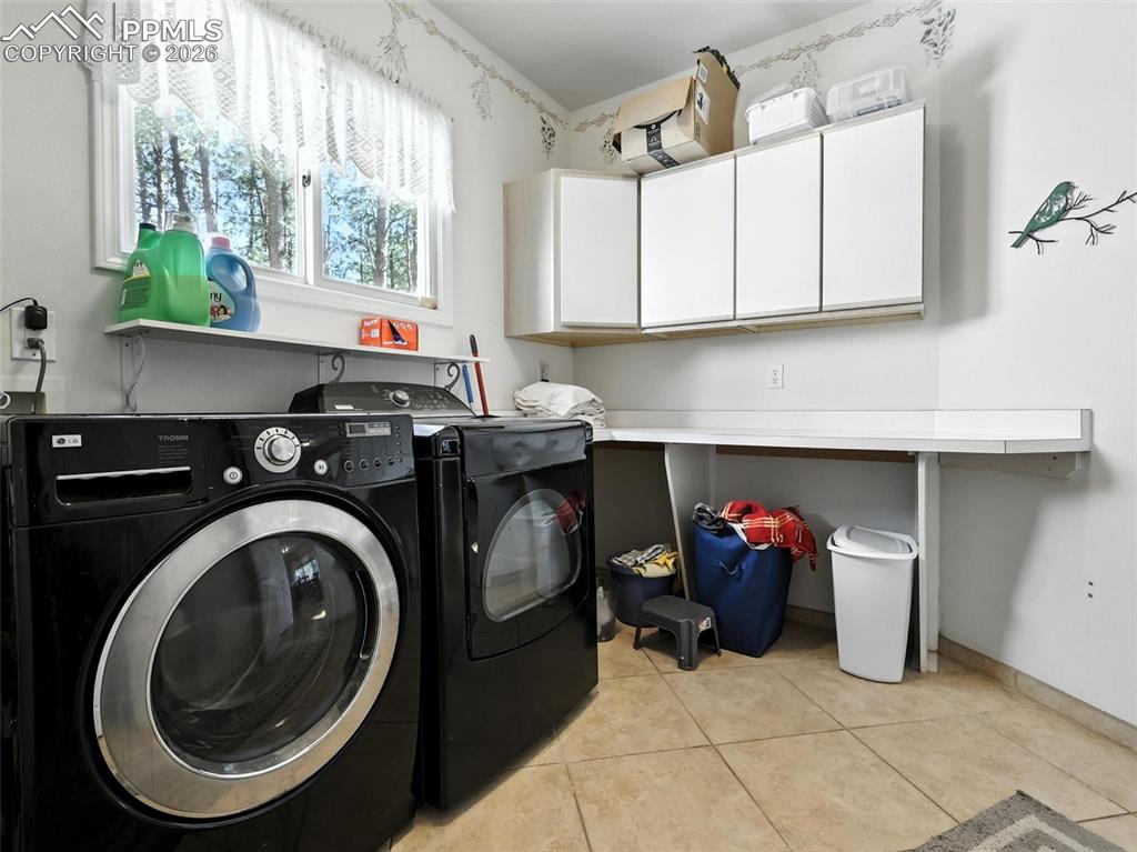 Image 31 of 50: Laundry