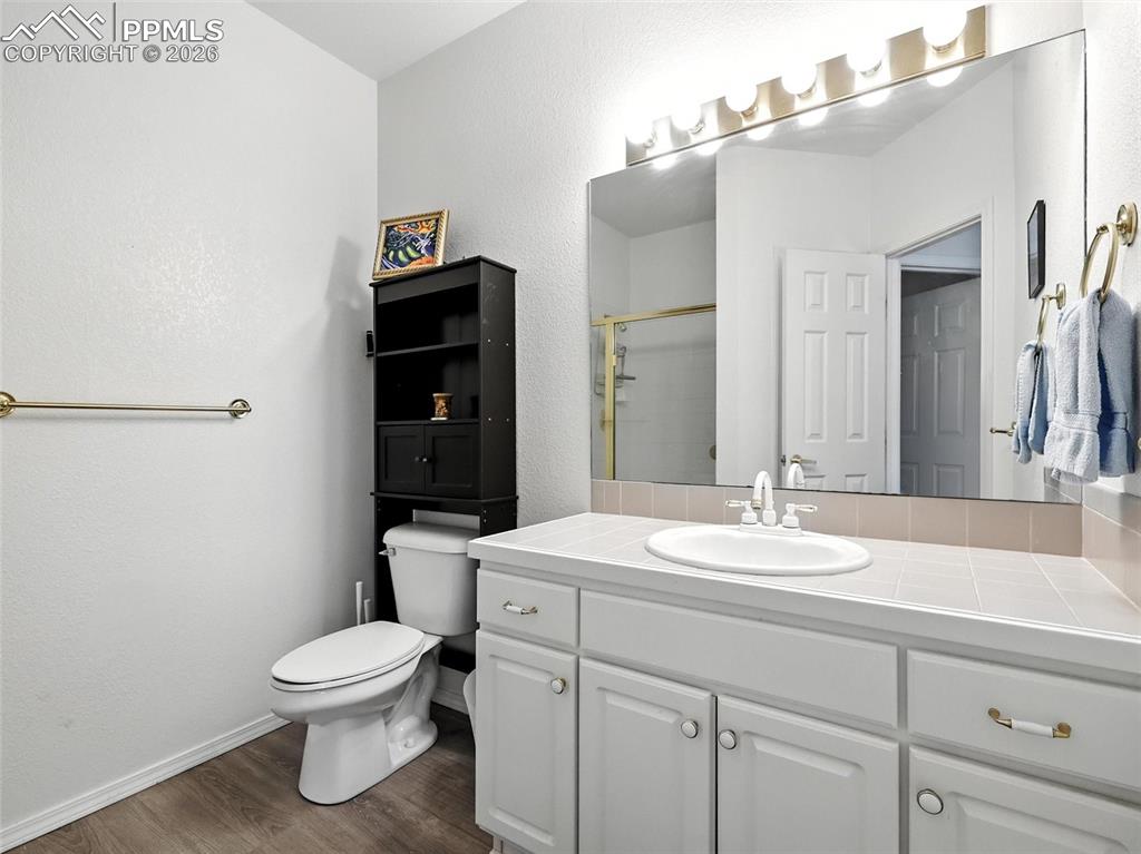 Image 40 of 50: Bathroom