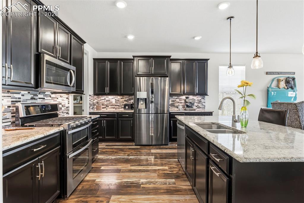 Image 5 of 42: Kitchen