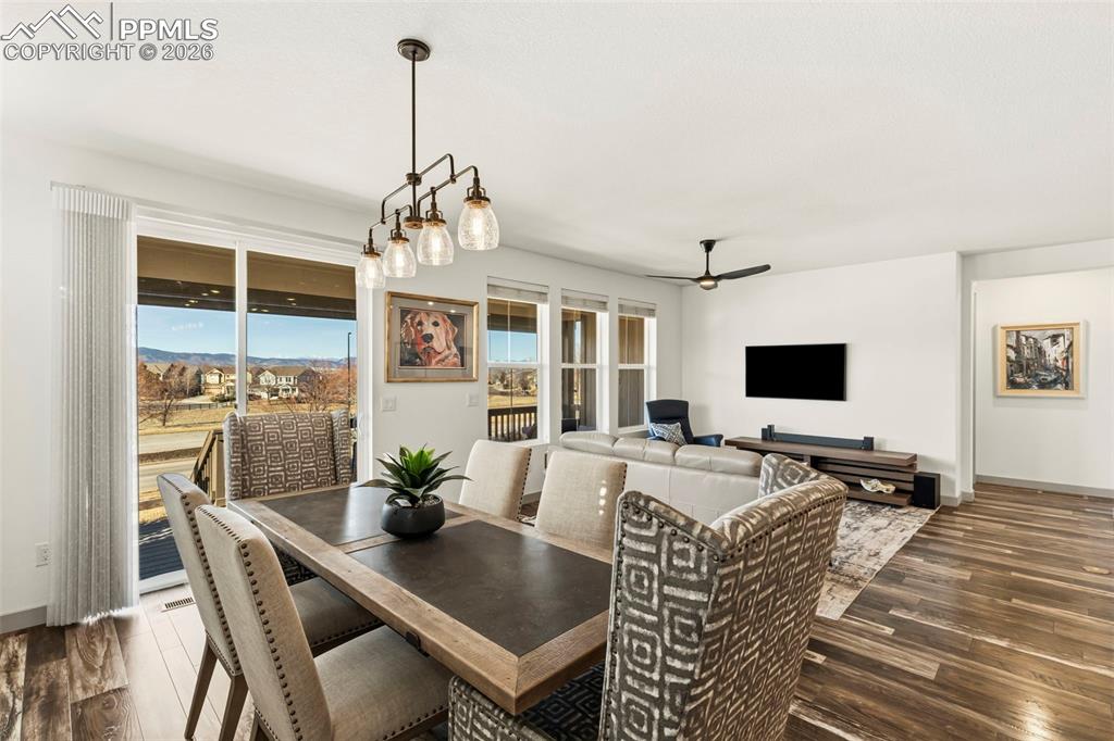 Image 6 of 42: Dining Area