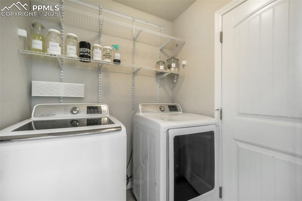 Image 14 of 50: Laundry