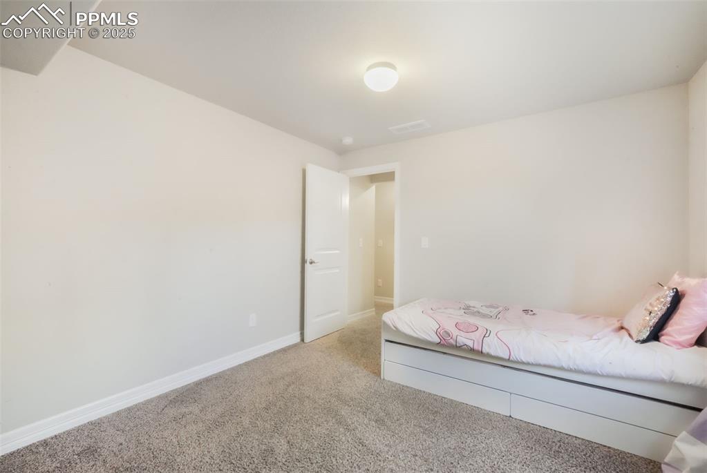 Image 40 of 50: Bedroom