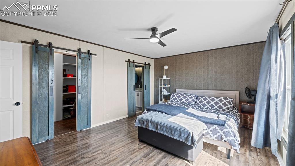 Image 15 of 43: Bedroom