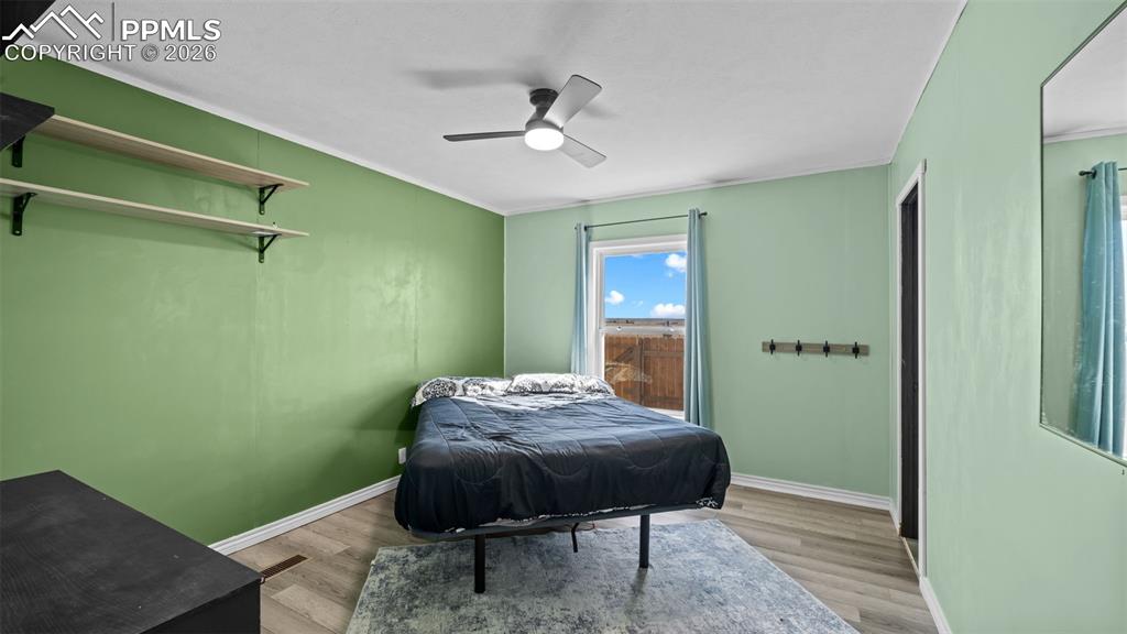 Image 21 of 43: Bedroom