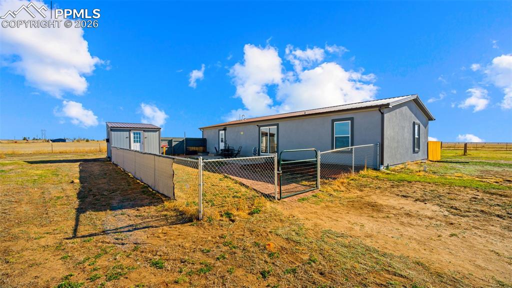 Image 39 of 43: Back of Structure