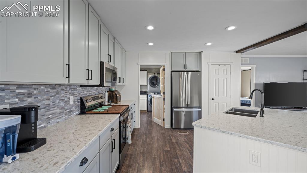 Image 7 of 43: Kitchen