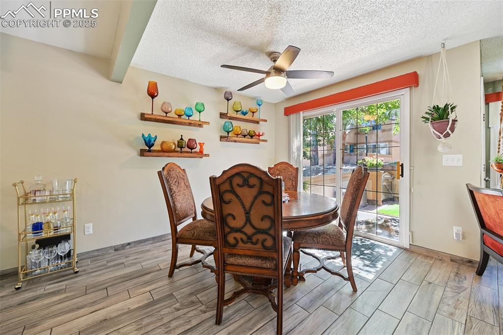 Image 8 of 18: Dining Area