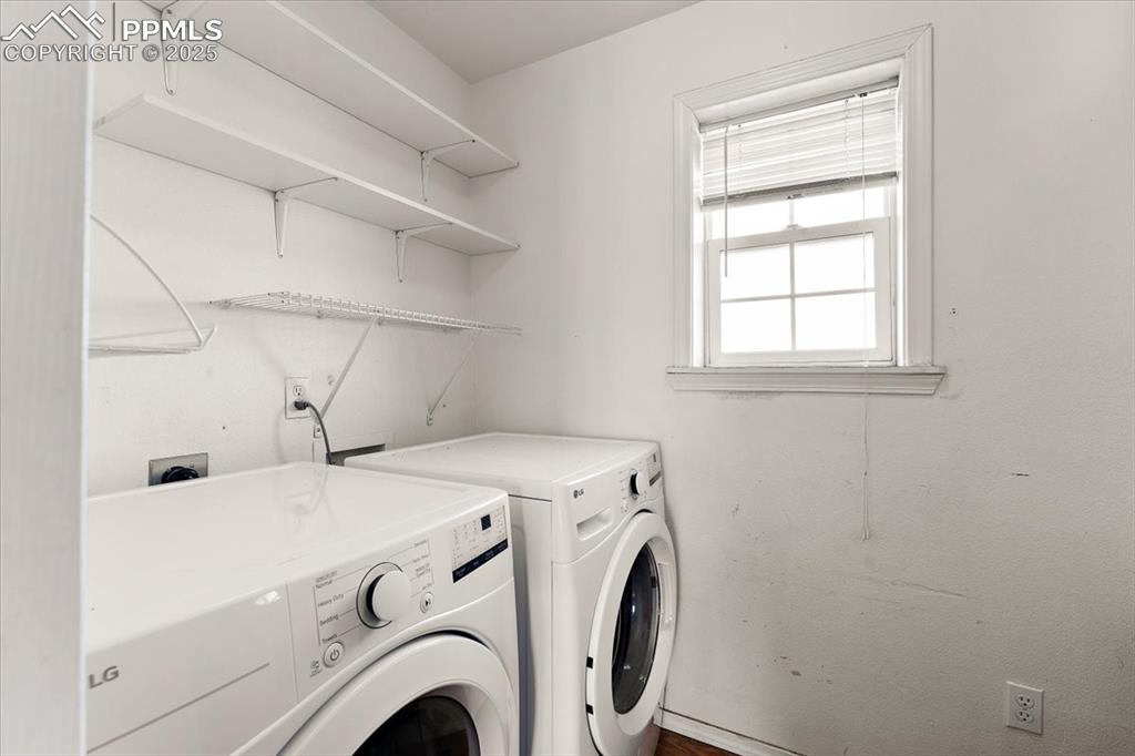 Image 17 of 28: Laundry