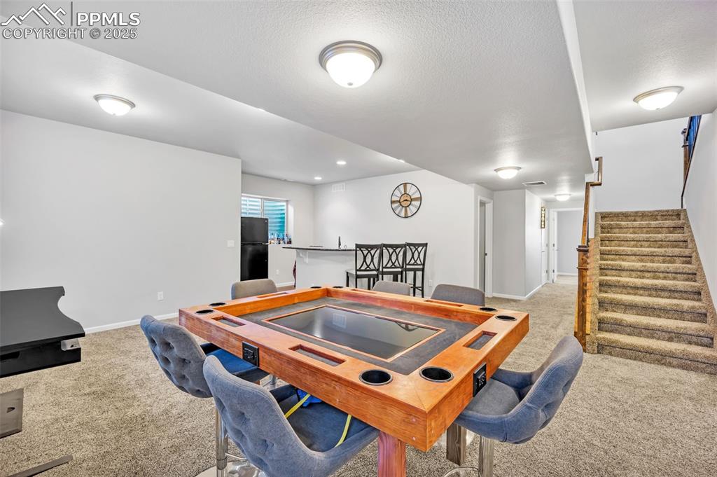 Image 32 of 45: Spacious family/gaming room