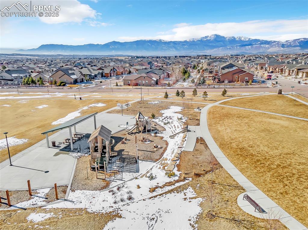 Image 36 of 45: Valemount Park, walking distance from the property