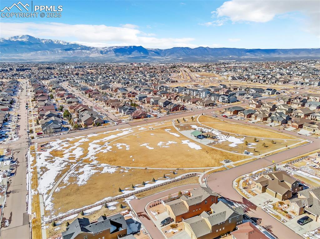 Image 37 of 45: Valemount Park, walking distance from the property