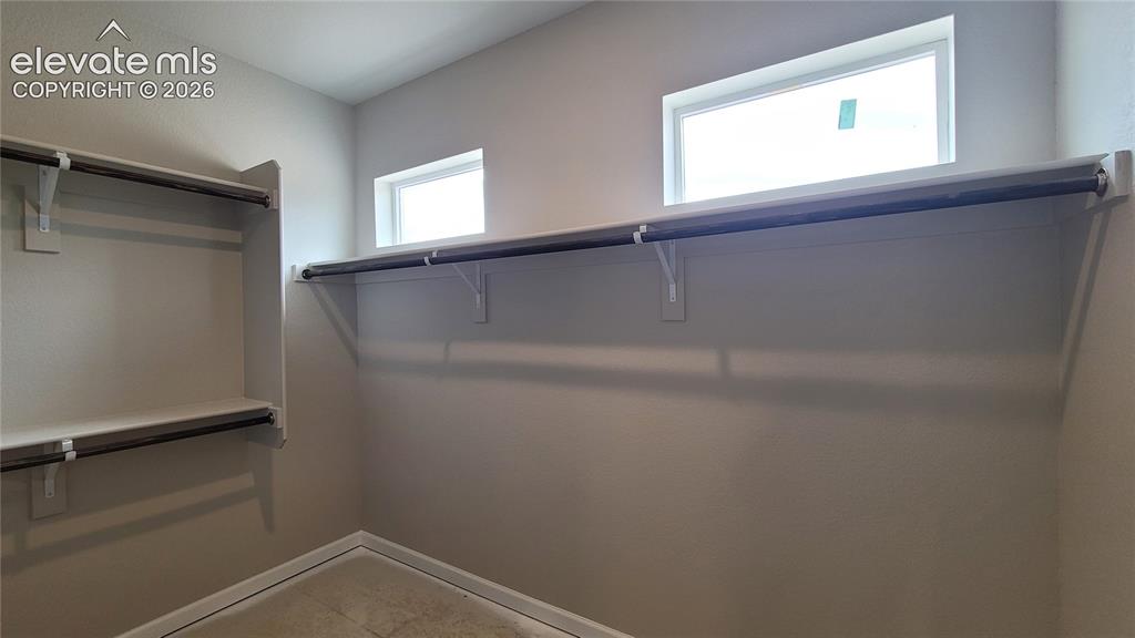 Image 10 of 28: Closet