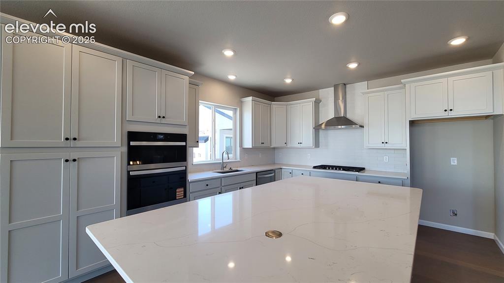 Image 6 of 39: Kitchen