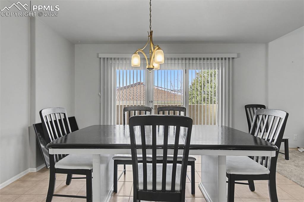 Image 10 of 36: Dining Area