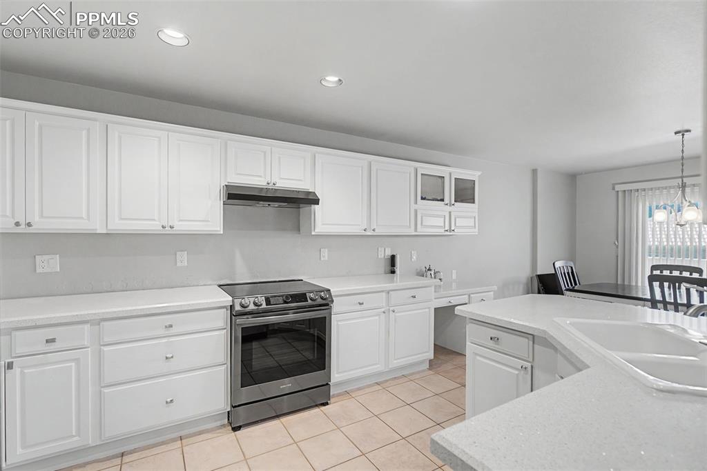 Image 6 of 36: Kitchen