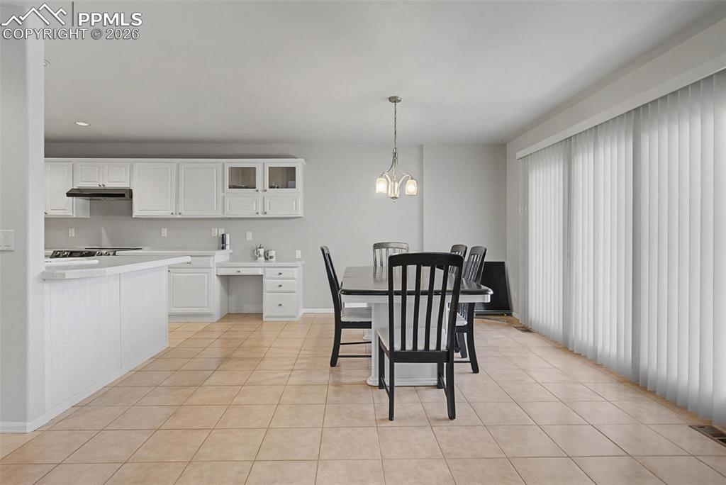 Image 9 of 36: Dining Area