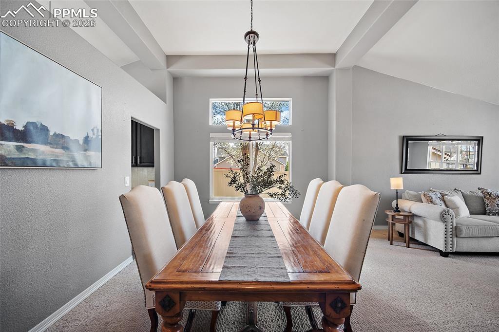 Image 10 of 45: Dining Area