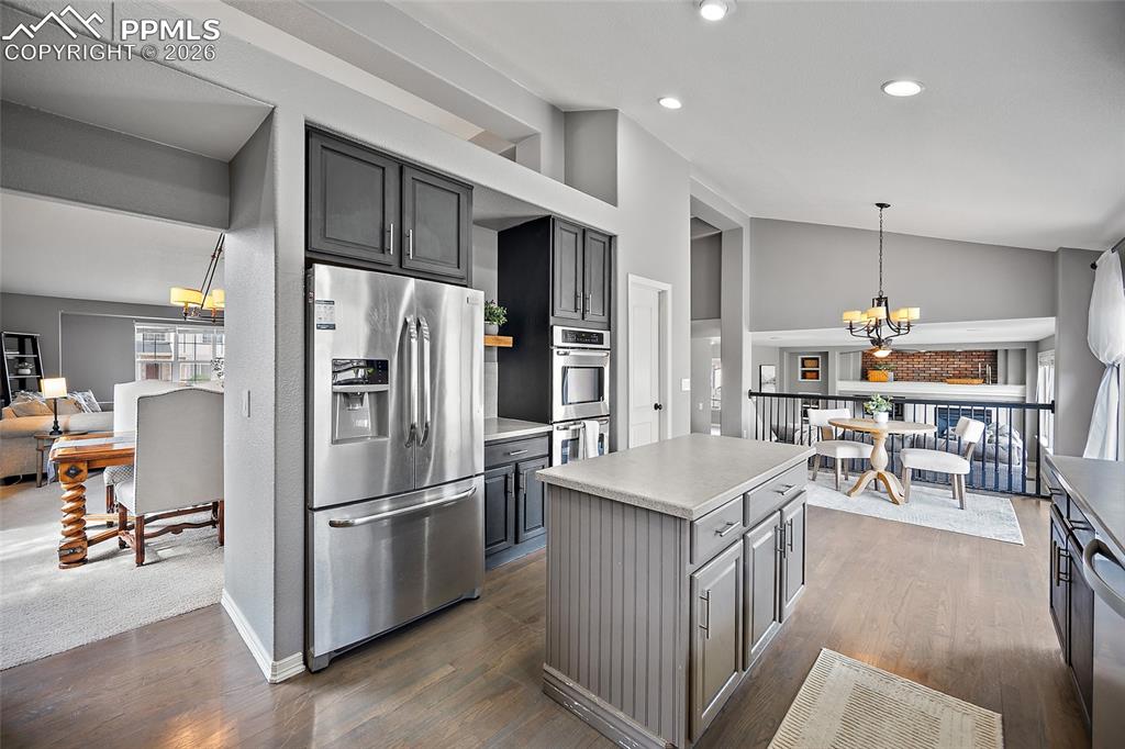 Image 12 of 45: Kitchen