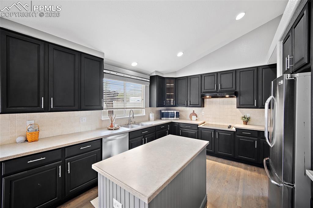 Image 13 of 45: Kitchen