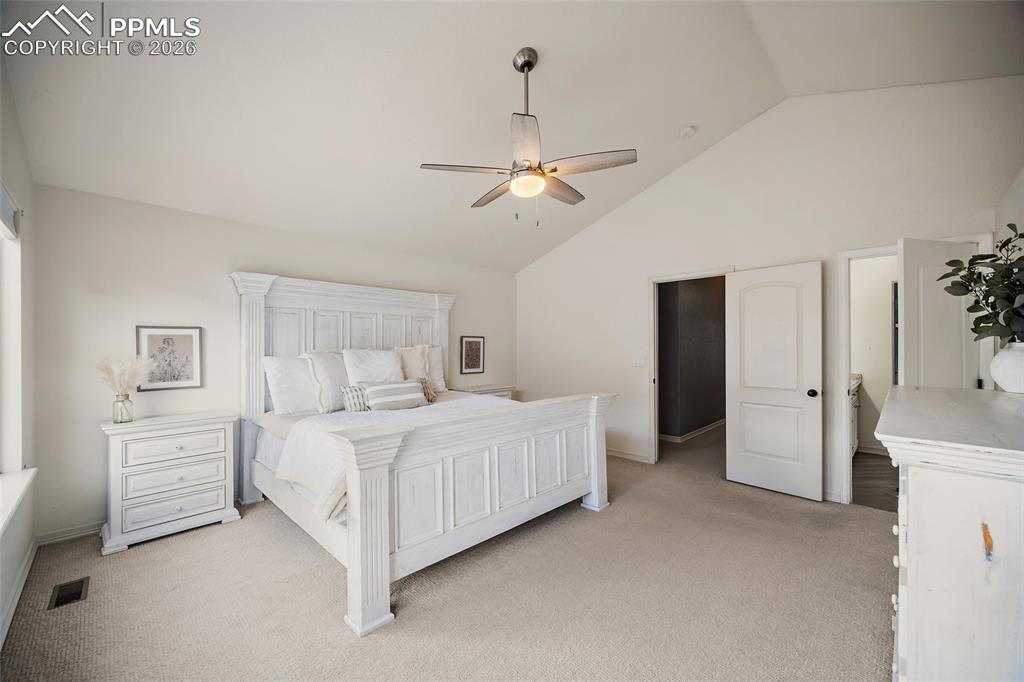 Image 27 of 45: Bedroom