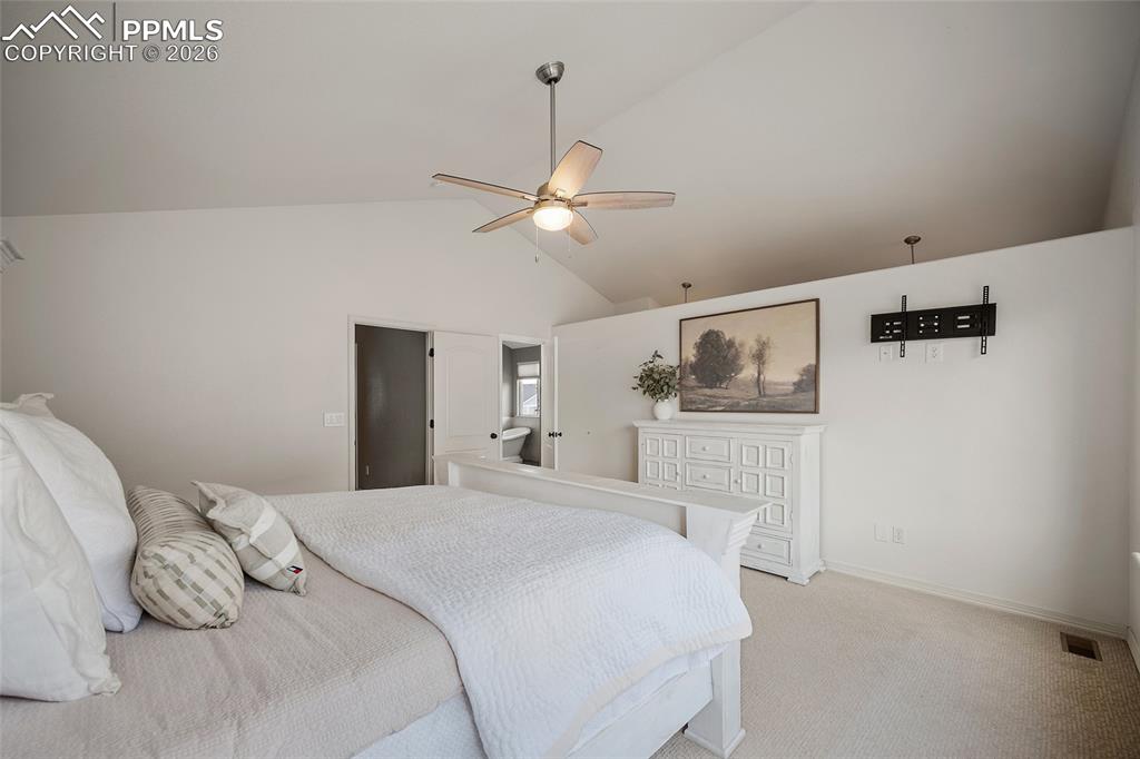 Image 28 of 45: Bedroom