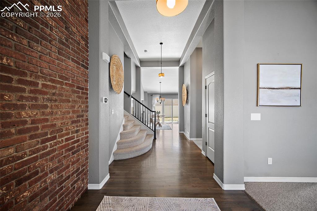 Image 4 of 45: Entry