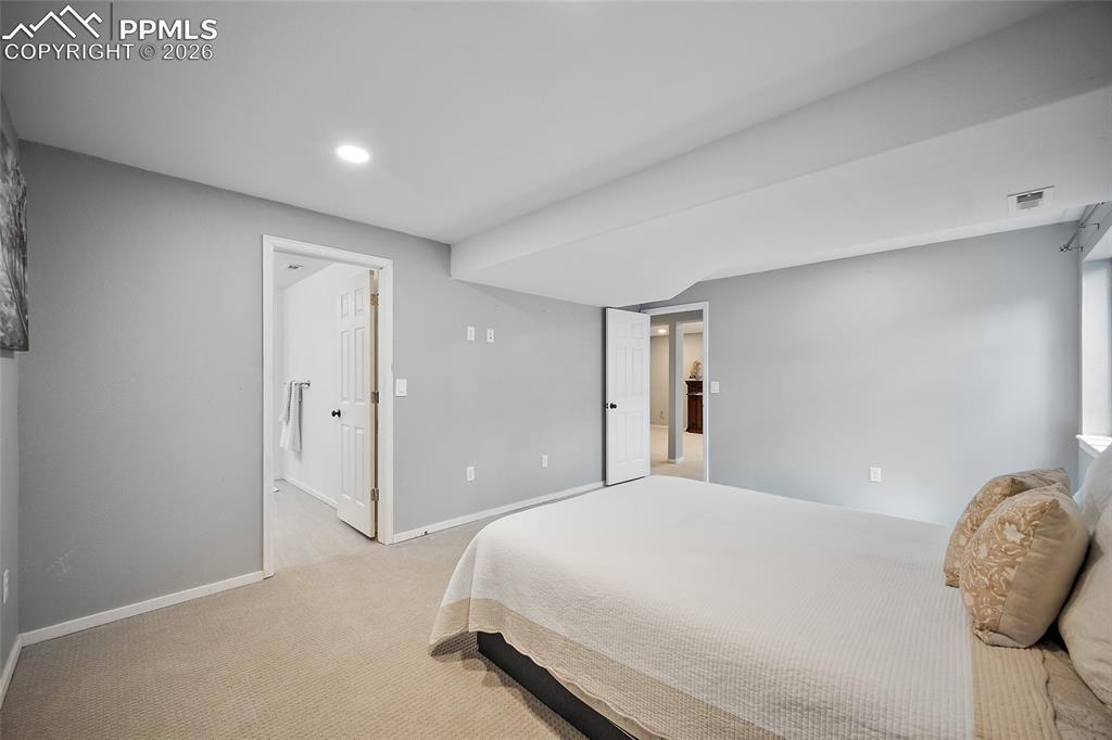 Image 40 of 45: Bedroom