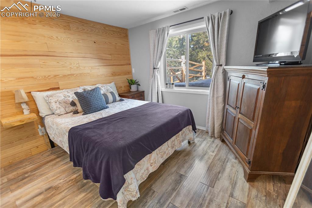 Image 20 of 29: Lower Level Bed 1